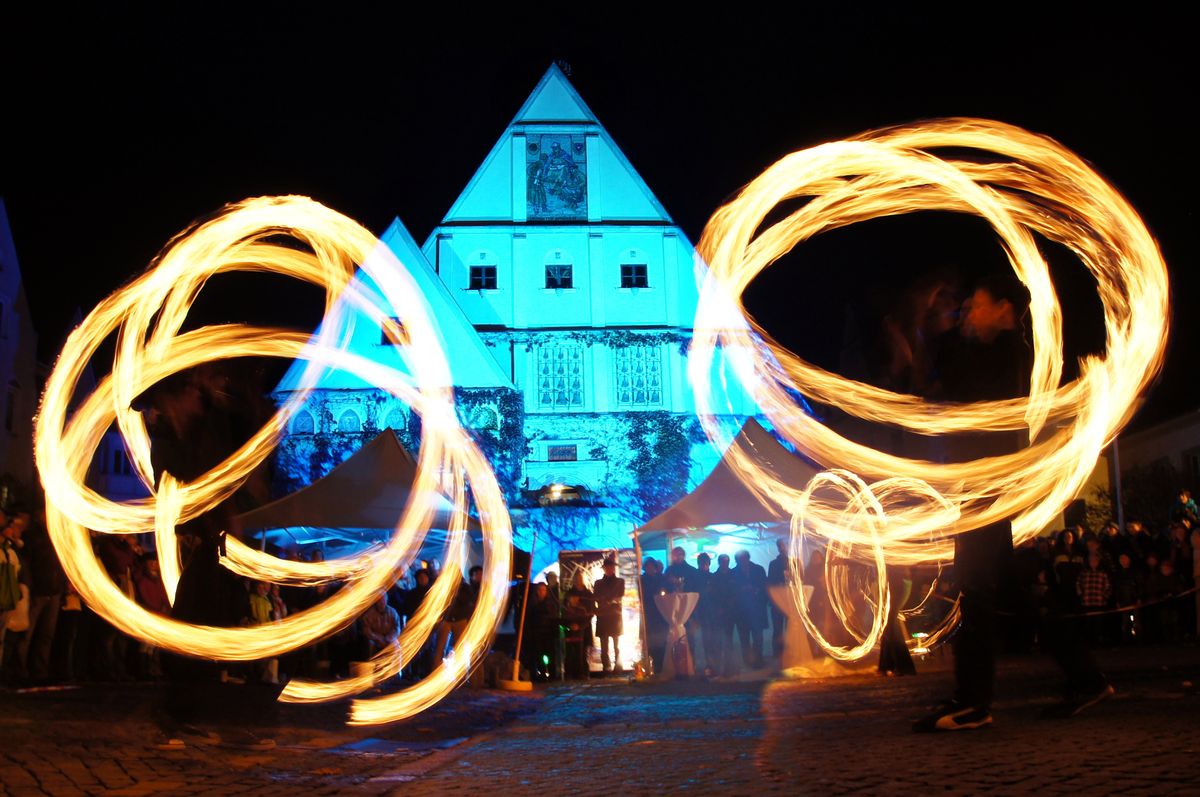 vor dem alten Rathaus in Weiden