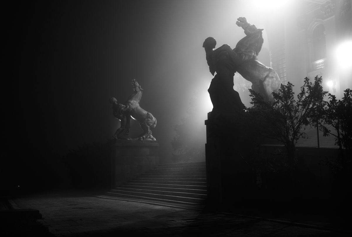 Belgrade, Parlament in heavy Fog