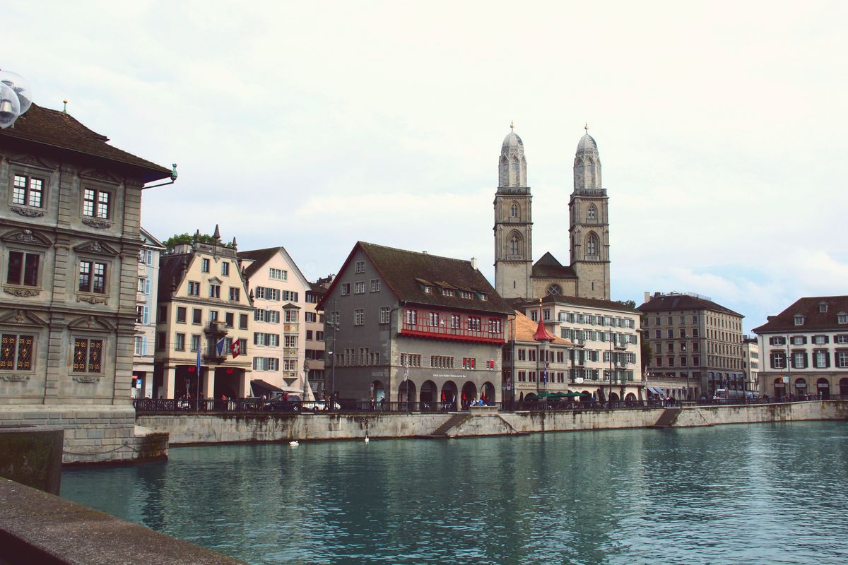 Grossmünster and Limmat river 